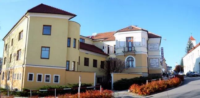 Hotel U brány